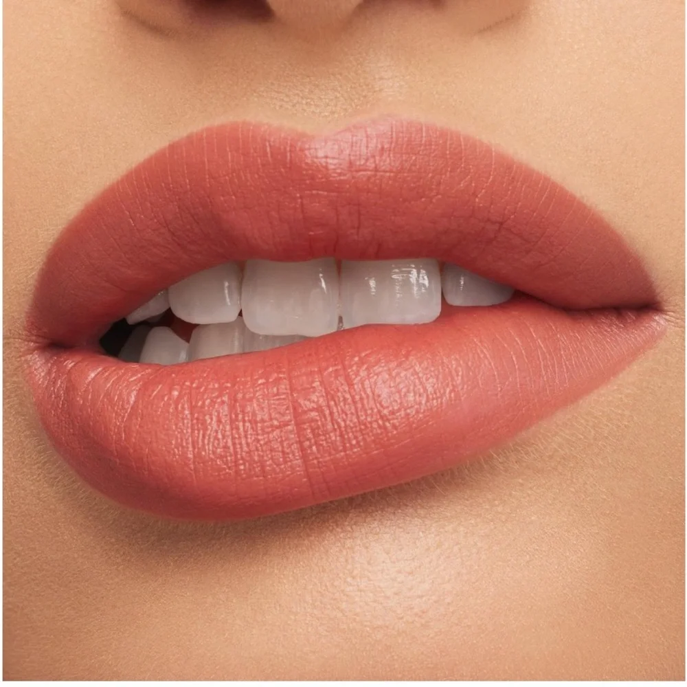 MACximal Silky Matte Lipstick “Cafe Mocha”